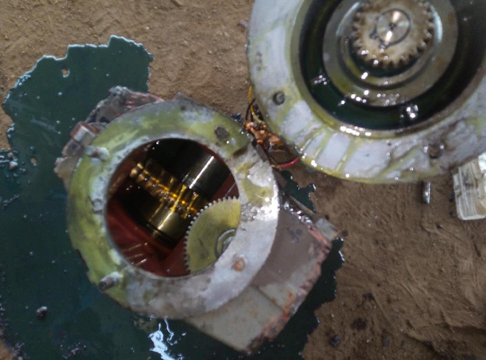 煤車(chē)行走減速電機(jī)